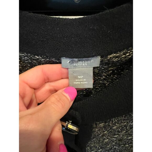Ann Taylor Merino Wool cardigan - VGUC - Picture 3 of 3